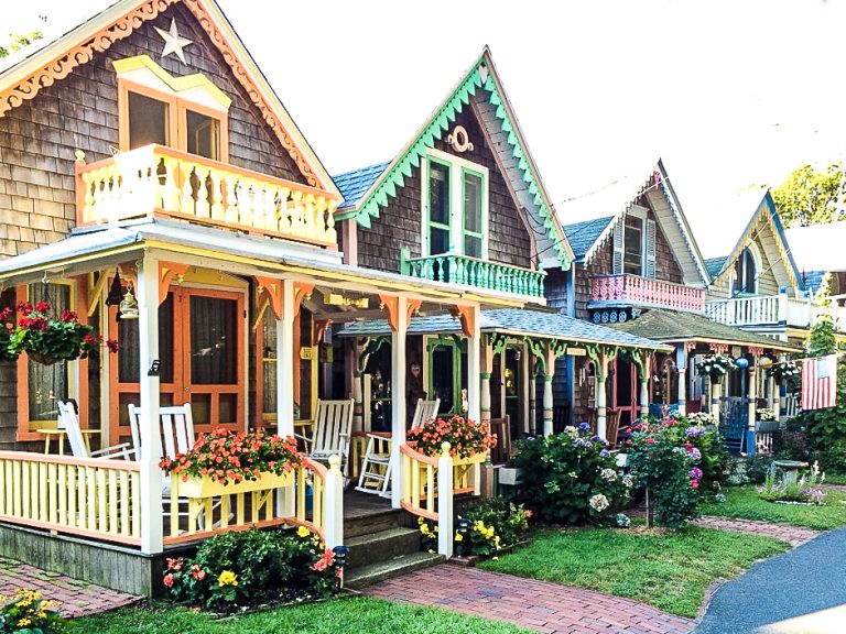 The Old-Fashioned Charm of the Gingerbread Houses on Martha’s Vineyard